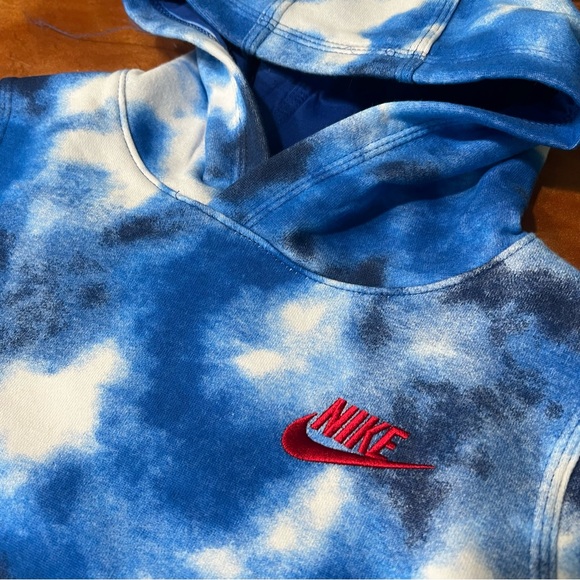 NWT Nike Club Fleece Blue white Tie dye Hoodie size 6 front pocket swoosh logo - Picture 2 of 6